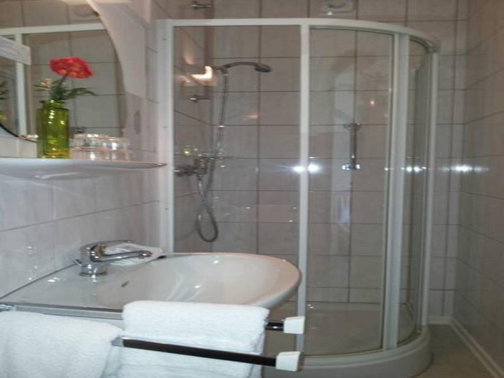 Pension "Dorfkrug" Winterberg Rom bilde