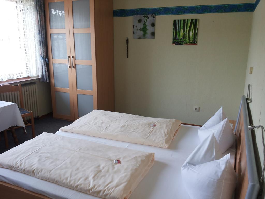 Pension "Dorfkrug" Winterberg Rom bilde